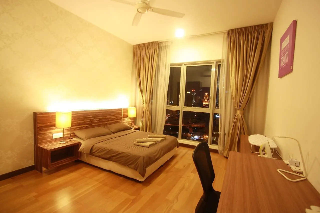 Apartment Breathtaking Klcc View @ Regalia Residence Kuala Lumpur